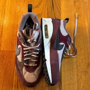 Nike Air Max 90 Futura Burgundy, light Plum, Black Swoosh Athletic Shoes Size 6